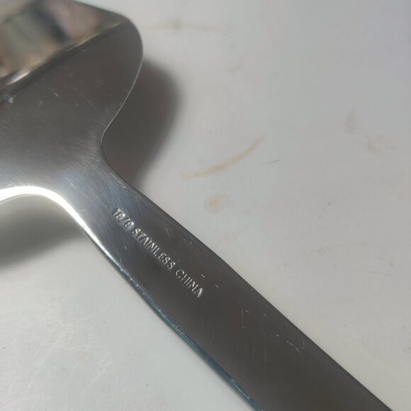 Spatula for special food sevice. Glossy Stainless Steel 18/8 from Emeril Lagassi - Picture 5 of 5